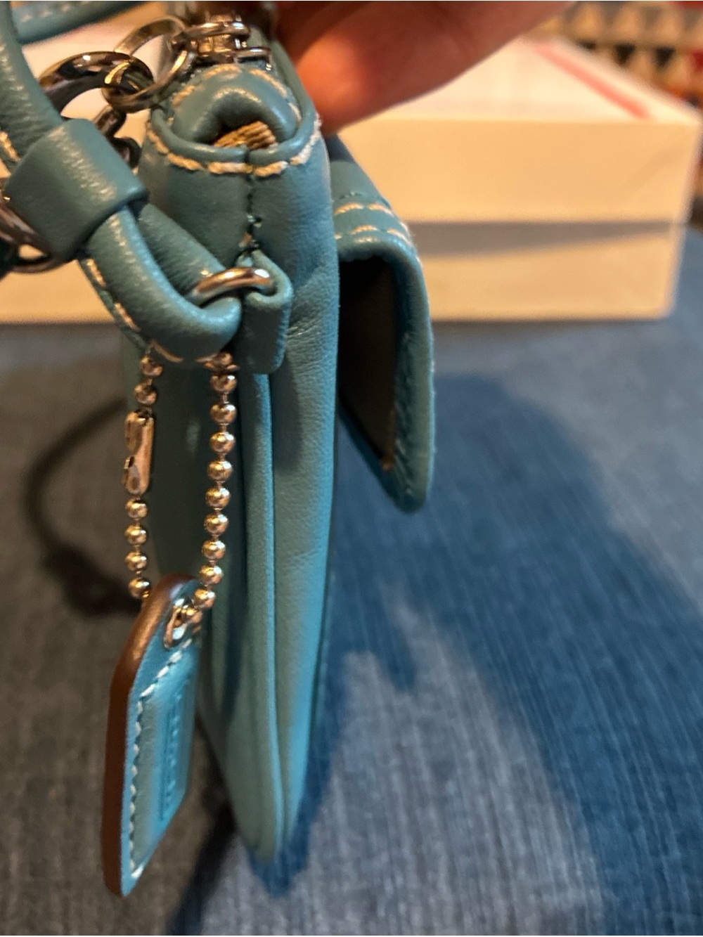 Coach vintage Hampton large leather wristlet in turquoise NWT F40873 - Picture 2 of 8